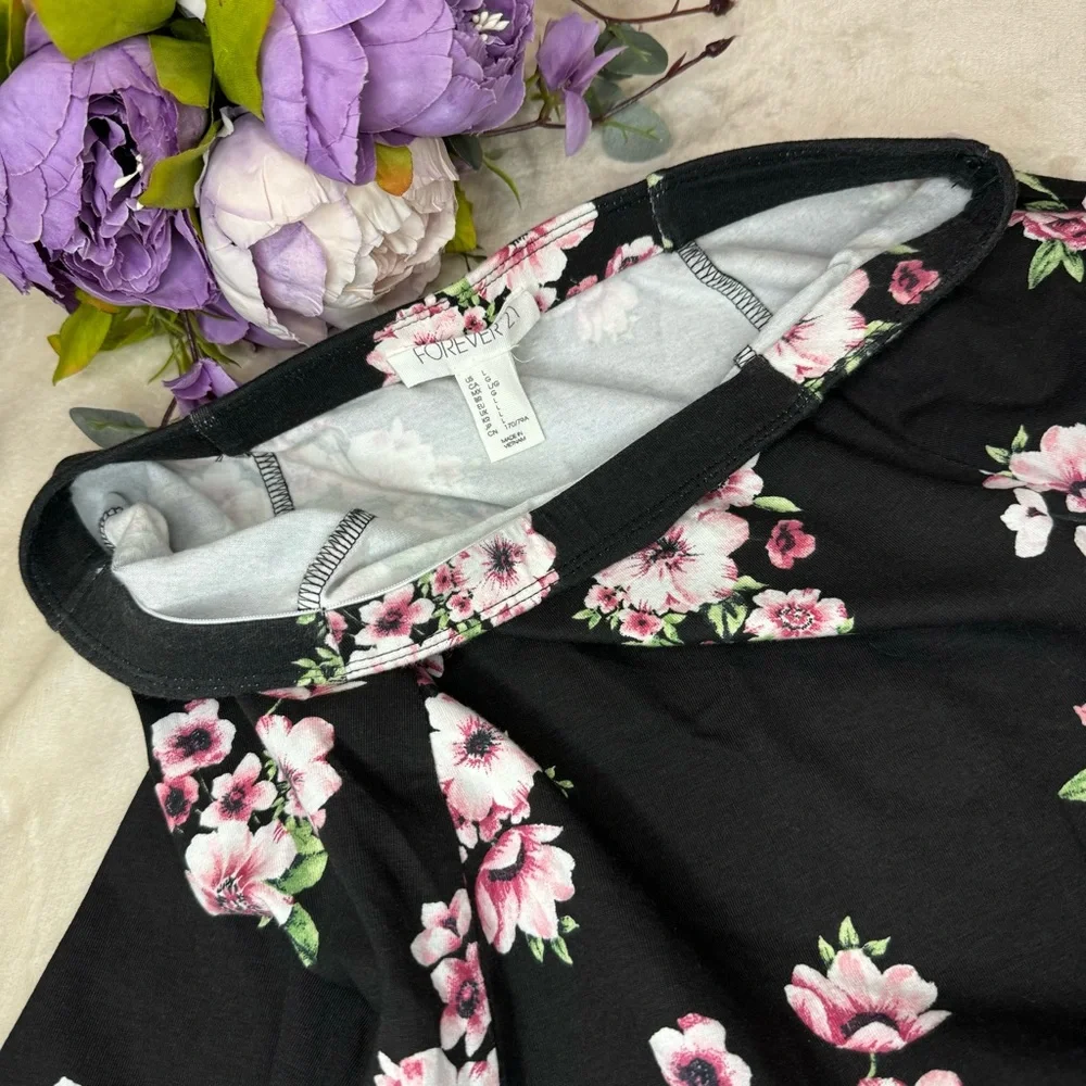 Forever 21 Floral Black Mini Skirt - Picture 9 of 10